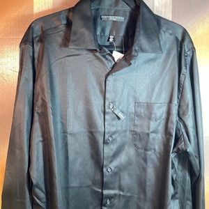 Black Geoffrey Beene fitted dress shirt. 17.5” 36/37 sleeve. NWT. 52”‎ chest B6